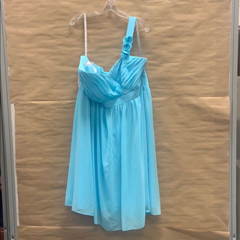 blue dress